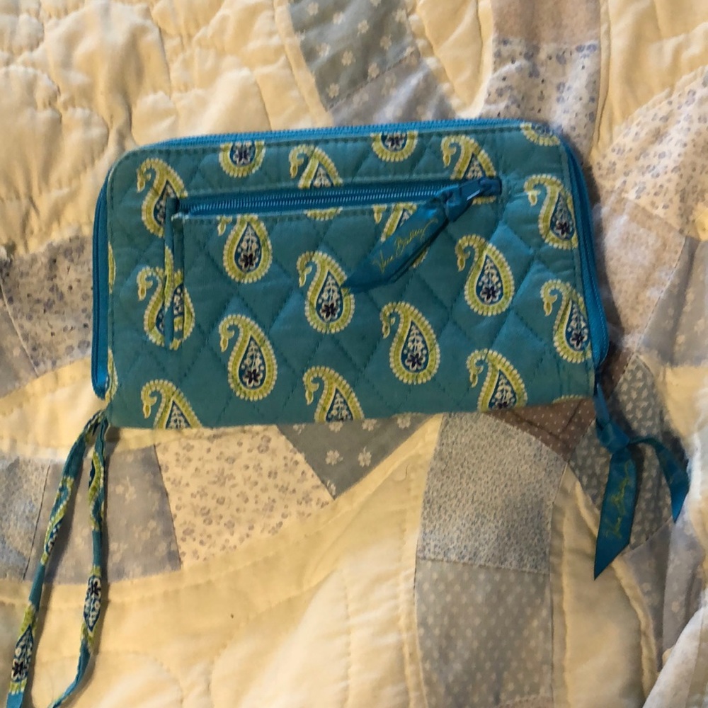 Vera Bradley large zip-up wallet